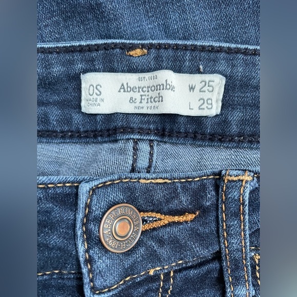 Abercrombie & Fitch Jeans Women’s Size 0 Short - Picture 4 of 4